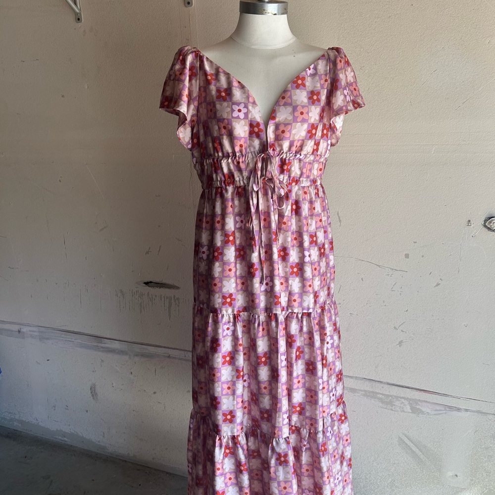 Chic Floral Maxi Dress in Pink